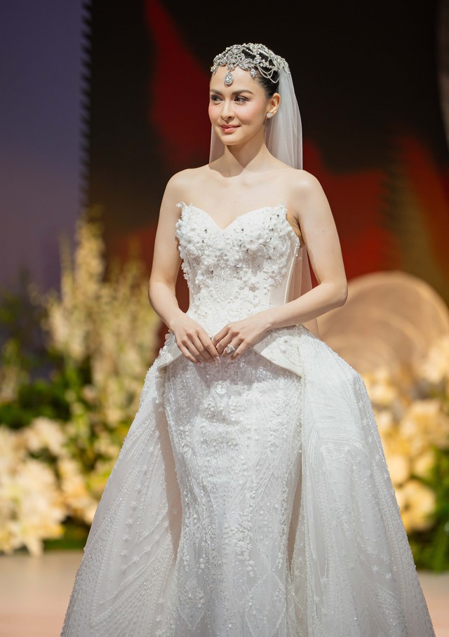 'Mỹ nhân đẹp nhất Philippines' Marian Rivera lần đầu diễn vedette tại Việt Nam- Ảnh 1.