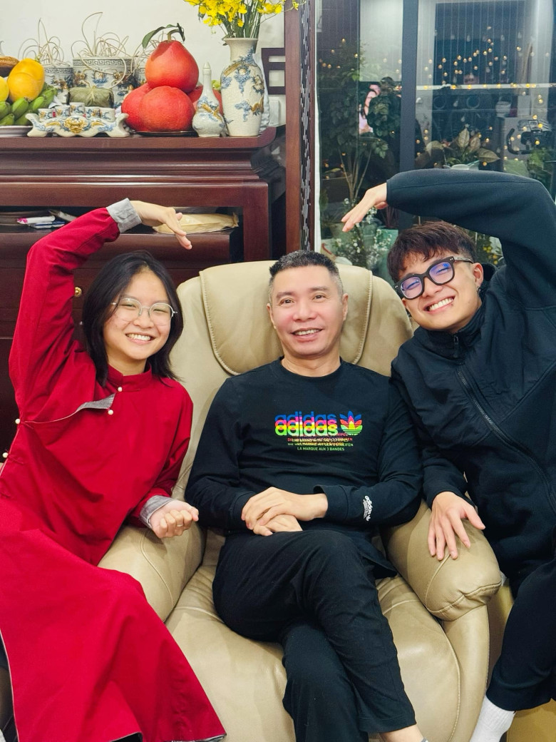 Thục Anh và Gia Bảo thường sang nhà thăm bố.