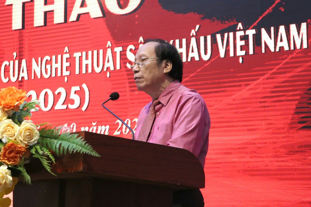 NSND Lê Chức: Sân khấu truyền thống đang nằm ở... khoa lâm sàng - 1