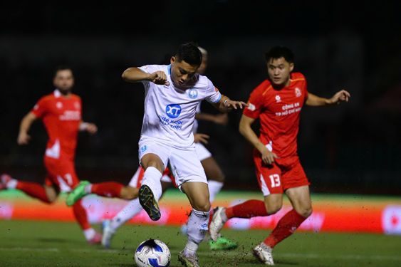 Nam Định tìm chiến thắng, Công an Hà Nội quyết tạo bất ngờ- Ảnh 1. Nam Định tìm chiến thắng, Công an Hà Nội quyết tạo bất ngờ- Ảnh 1.