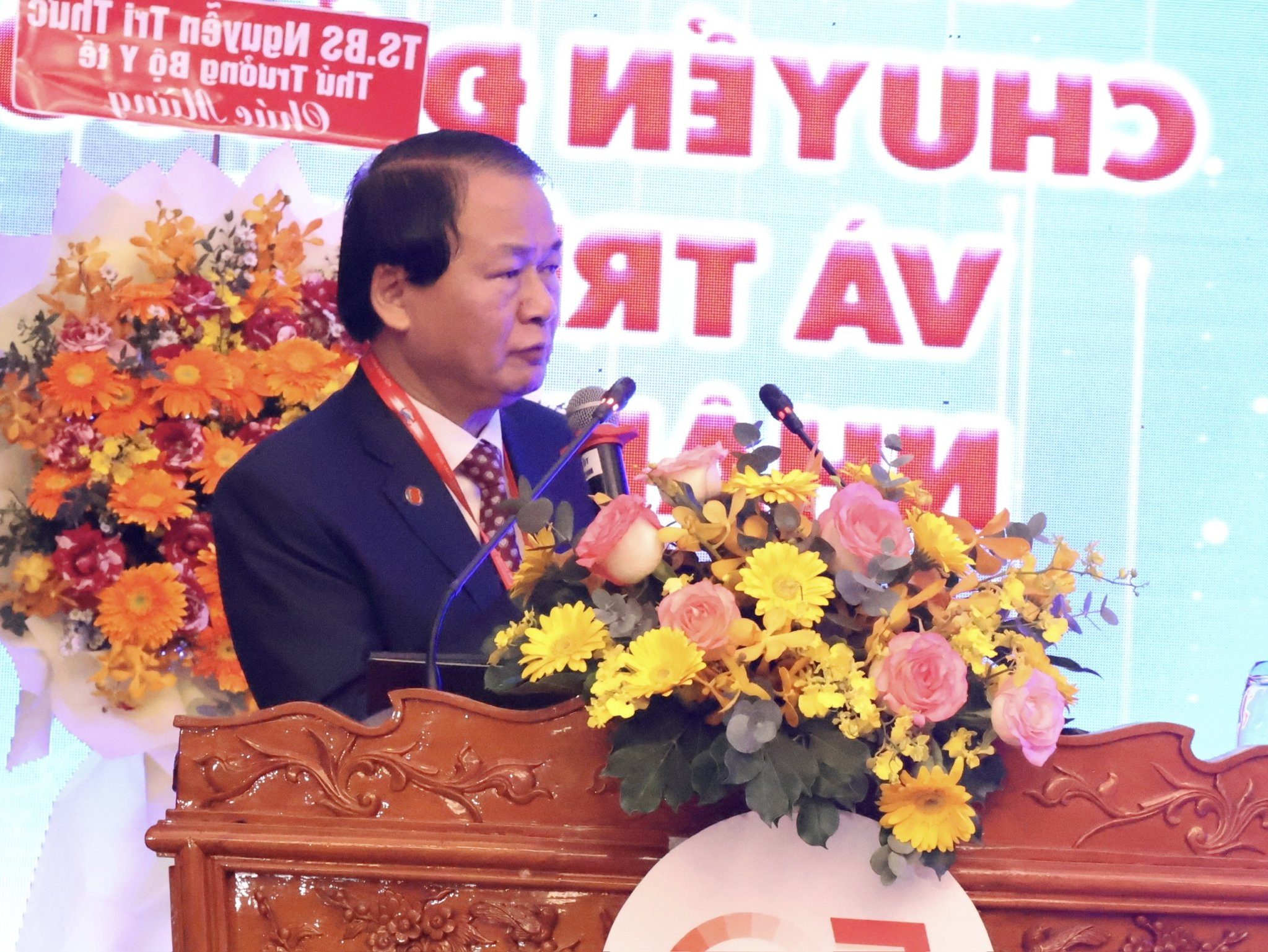 Nam vòng bụng dưới 90 cm, nữ dưới 80 cm để phòng ngừa tăng huyết áp 1 Người tăng huyết áp nên làm gì để tránh biến chứng suy thận, nhồi máu cơ tim? - Ảnh 1.