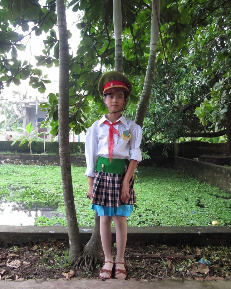 Nàng dâu hào môn Đỗ Thị Hà được khen xinh từ bé 1 Đỗ Thị Hà sinh năm 2001 ở Thanh Hóa, đăng quang Hoa hậu Việt Nam 2020. Cô thi Miss World 2021 tại Puerto Rico và vào top 13 chung cuộc.