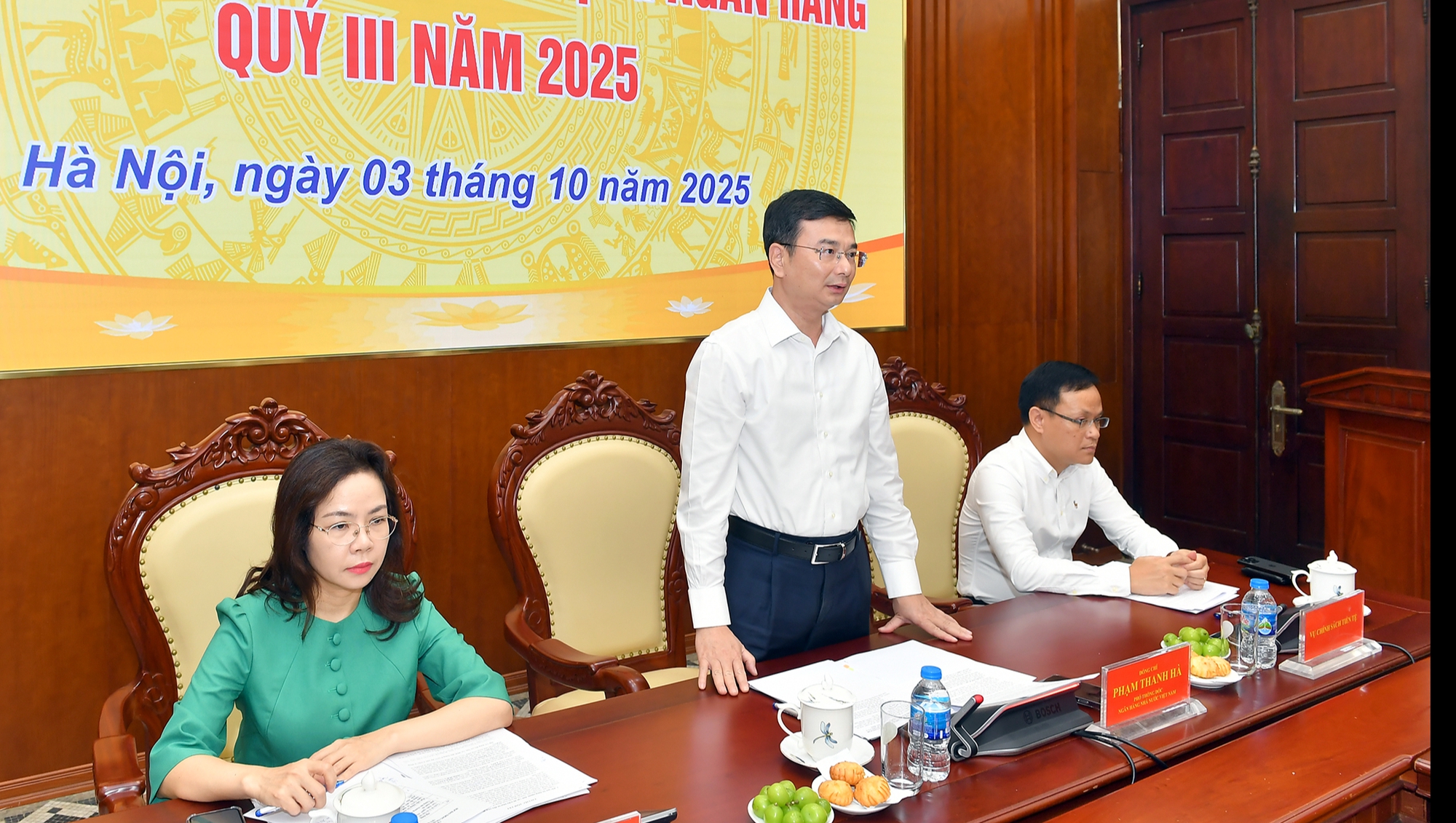 Ngân hàng tiếp tục nỗ lực giảm lãi suất - Ảnh 1.