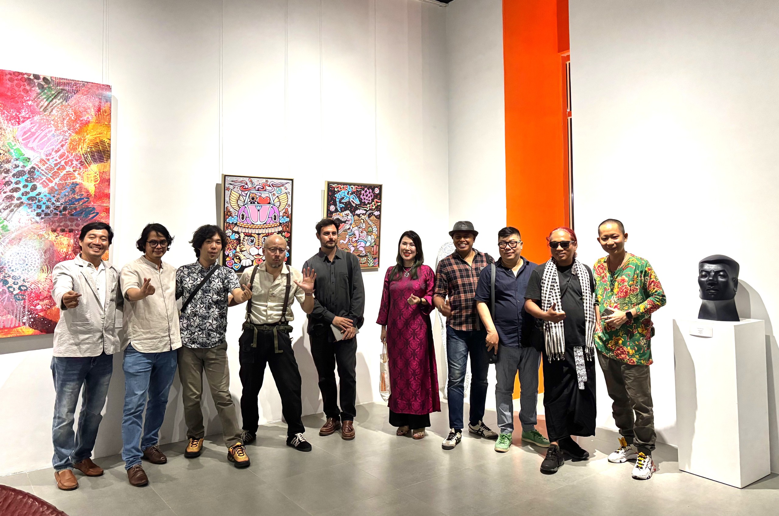 Nghệ sĩ nước ngoài hội ngộ tại Việt Nam dự triển lãm nghệ thuật Lotus Van 2025   - Ảnh 5.