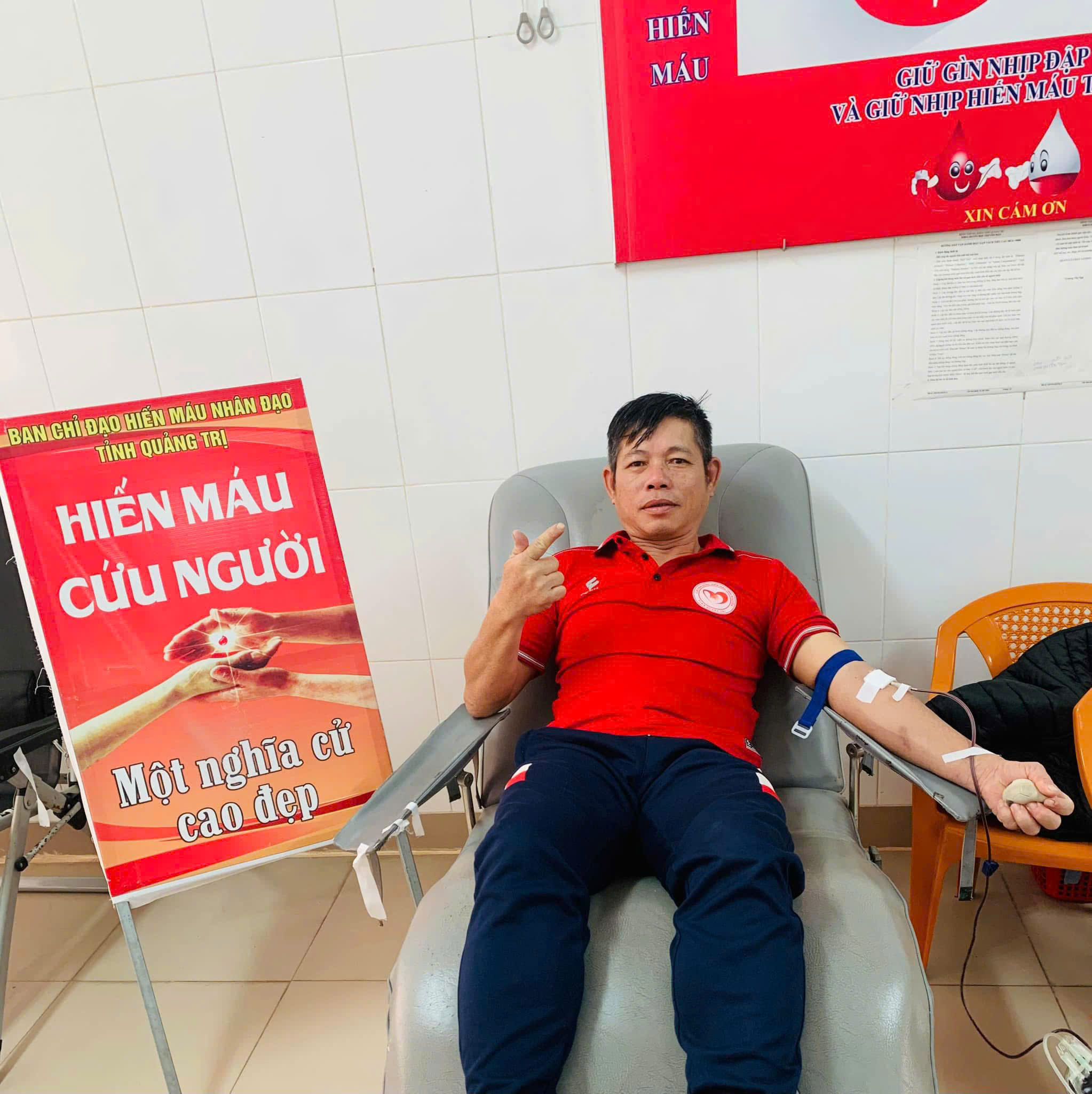 Ngọn lửa nhân ái giữa miền đất lửa 2 Ngọn lửa nhân ái giữa miền đất lửa - Ảnh 2.