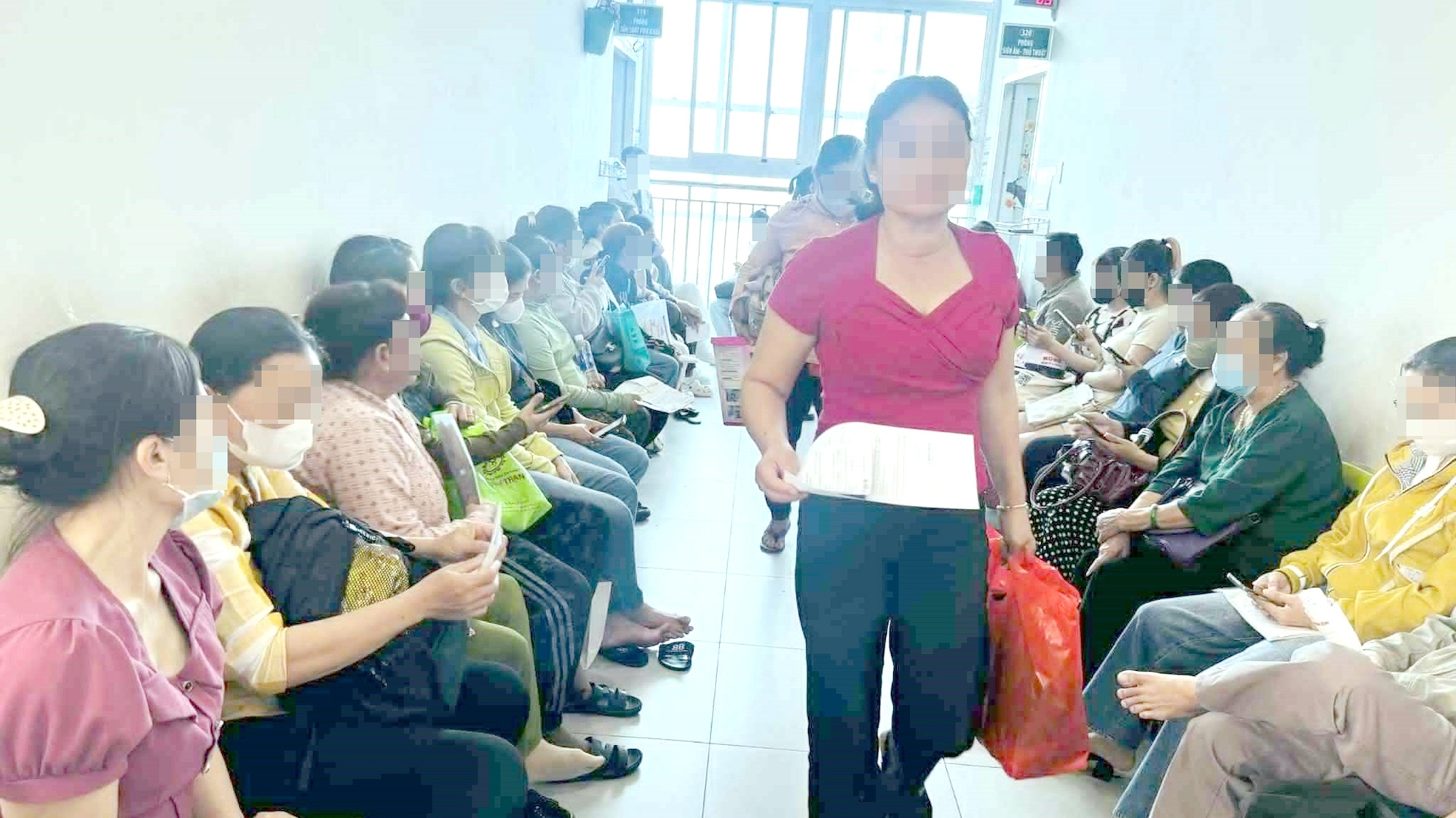 Người bệnh muốn đỡ chi tiền xét nghiệm nhiều lần, bao lâu khả thi? 1 Người bệnh muốn đỡ chi tiền xét nghiệm nhiều lần, bao lâu khả thi? - Ảnh 1.