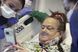 Người thứ hai được ghép thận lợn phải chạy thận trở lại