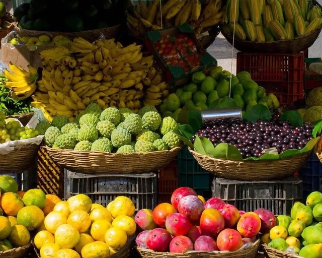 Người phụ nữ ăn trái cây để giảm cân, 2 năm giảm 2kg nhưng nhưng đường huyết tăng vọt, bác sĩ nói: Ăn 3 loại trái cây này còn nhiều đường hơn cả uống đường- Ảnh 1.