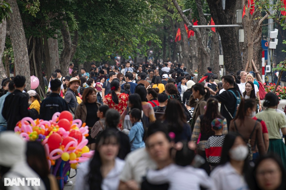 Người trẻ không chịu sinh con - chuyện không chỉ là “tiền” - 1