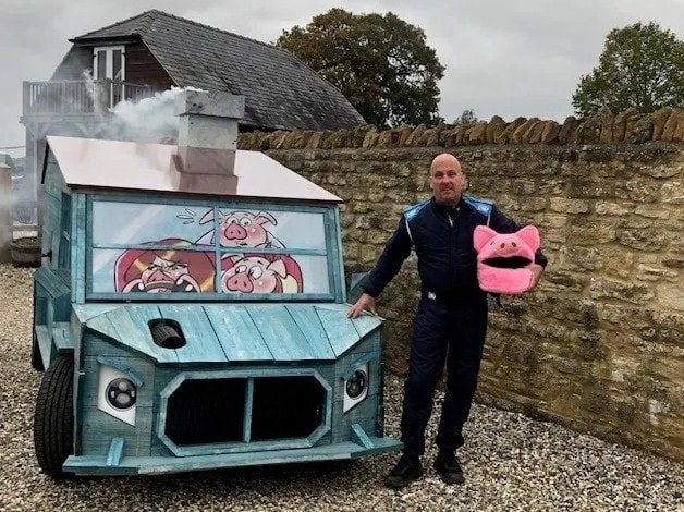 Nhà di động phá kỷ lục tốc độ: Nhà tự chế thô sơ nhưng tốc độ ngang xe đua - Ảnh 1.