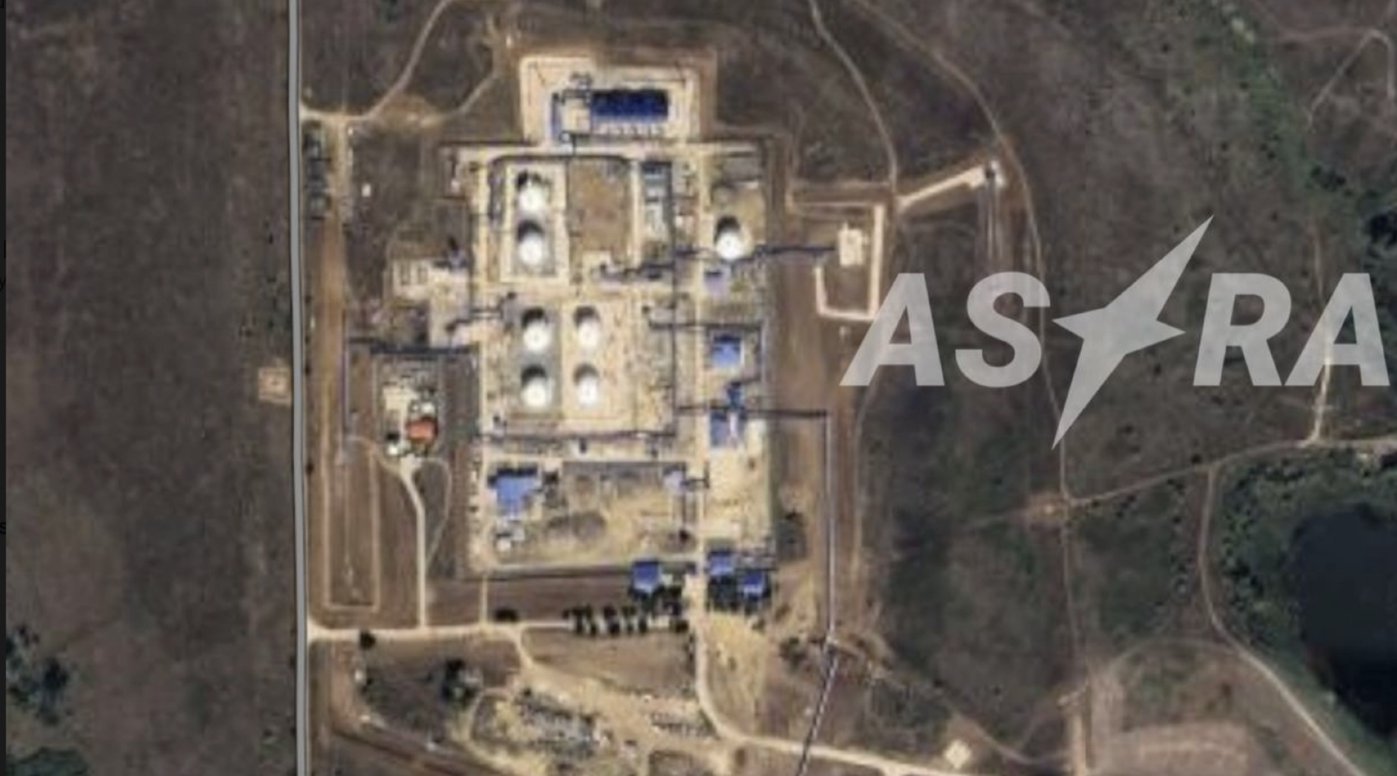 Nhà máy khí đốt trúng đòn, hơn 100 UAV Nga phóng trong đêm 1 Nhà máy khí đốt Nga bị không kích - Ảnh 1.