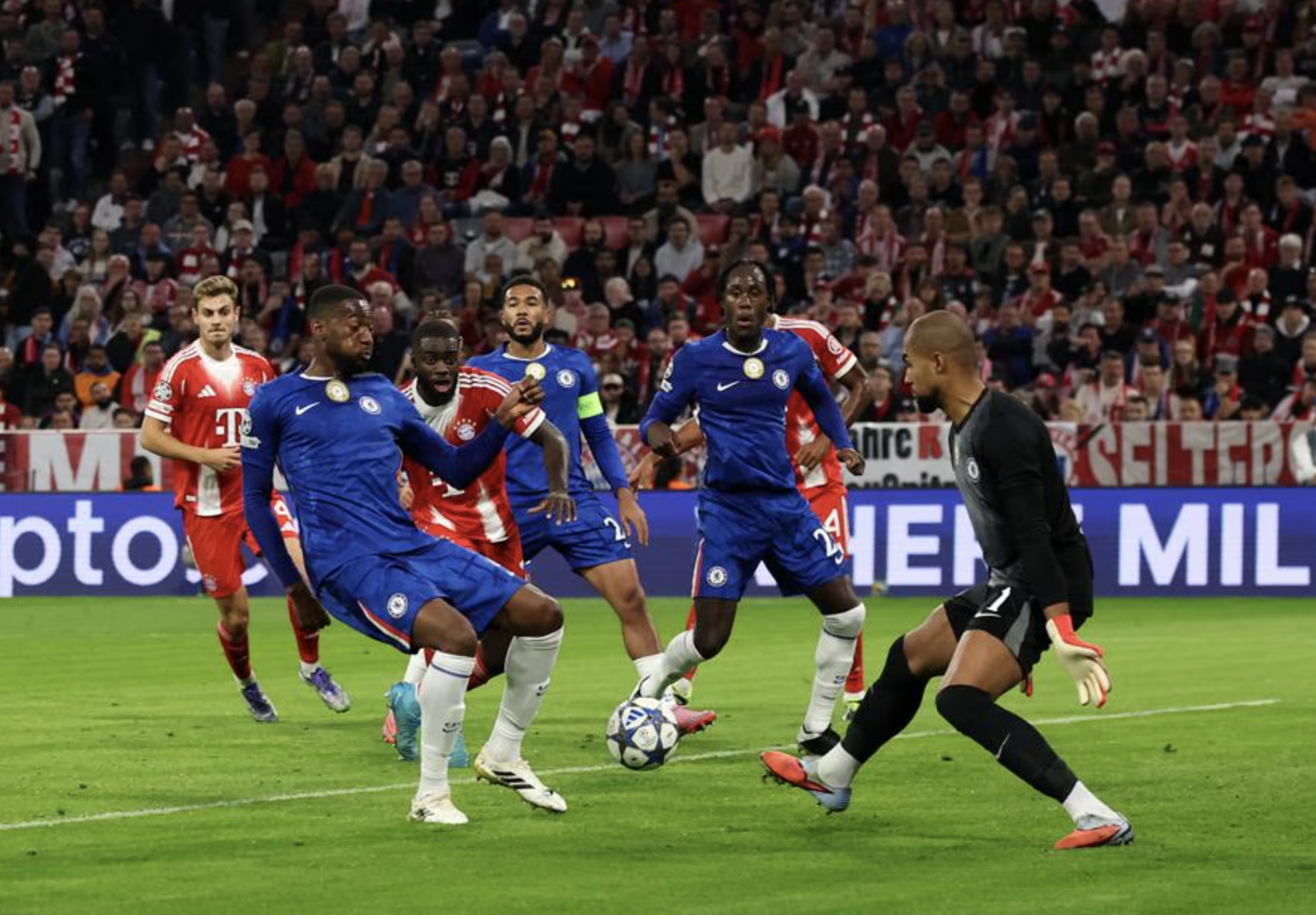 Chelsea mắc lỗi, thua đậm Bayern Munich trong ngày trở lại Champions Leagu- Ảnh 1.