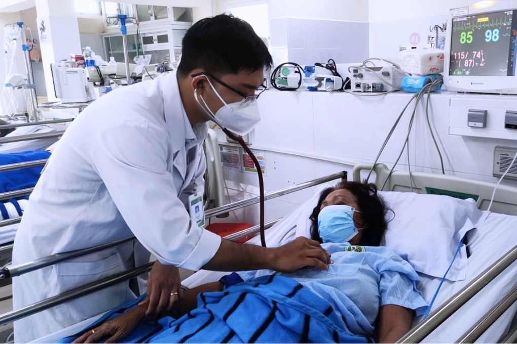 Nhận hơn 600 ca đột quỵ mỗi năm, bệnh viện ở TPHCM cứu bệnh nhân thế nào? - 2