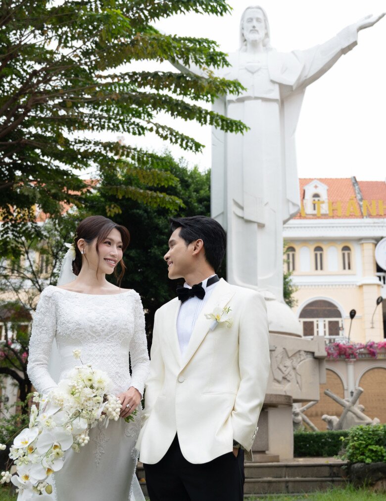 Lễ cưới của Á hậu Quỳnh Châu và doanh nhân Phát Nguyễn diễn ra ngày 25/10 tại Nhà thờ Tân Định, phường Xuân Hòa, TPHCM. 