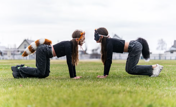 Xu hướng tập thể dục mới chạy nhảy bằng 4 chi như động vật để có cơ bụng 6 múi: Nhiều điều khó giải thích- Ảnh 2.