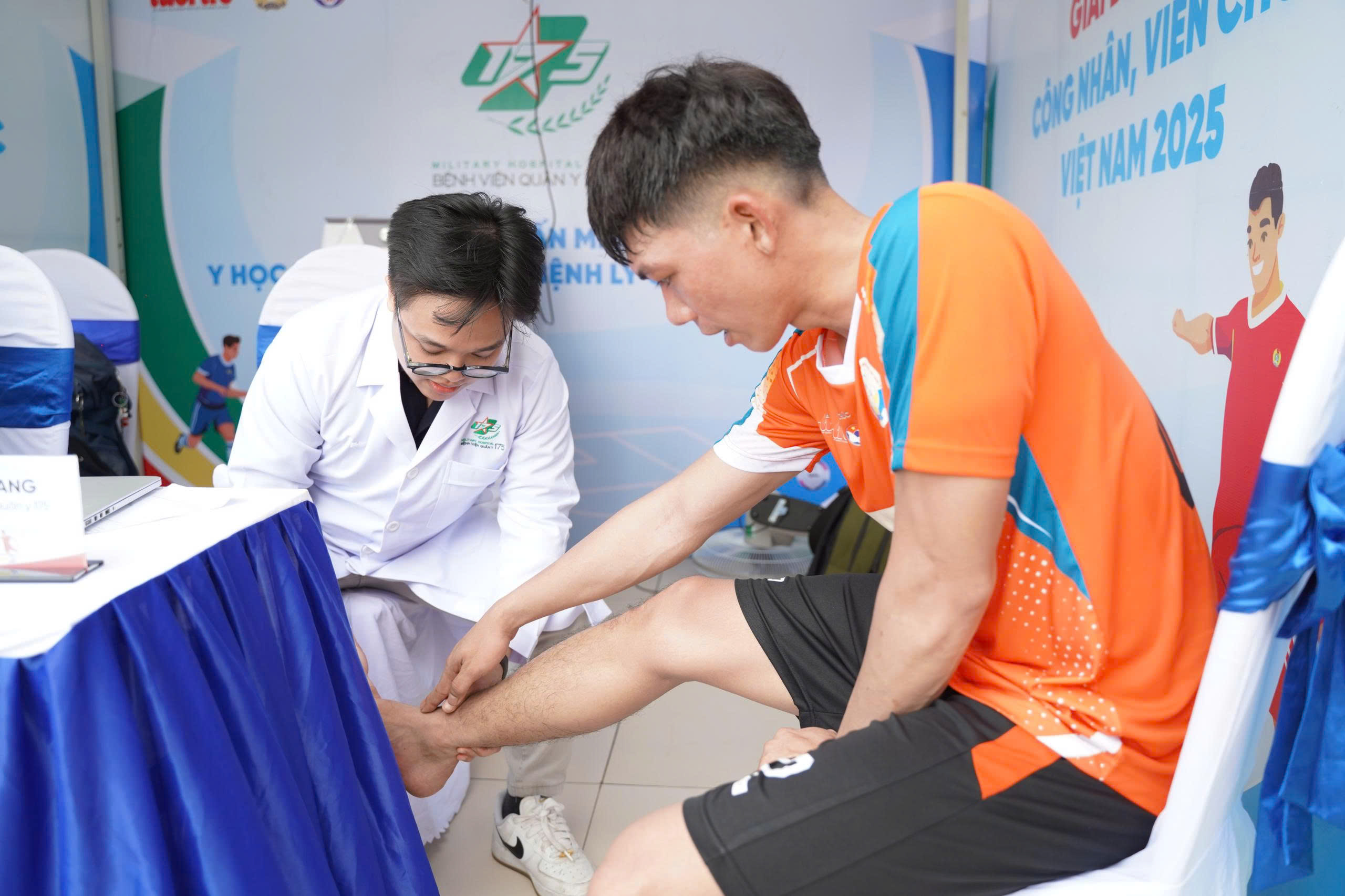 Nhiều hoạt động sôi nổi ở vòng chung kết Giải bóng đá công nhân, viên chức 1 công nhân - Ảnh 1.