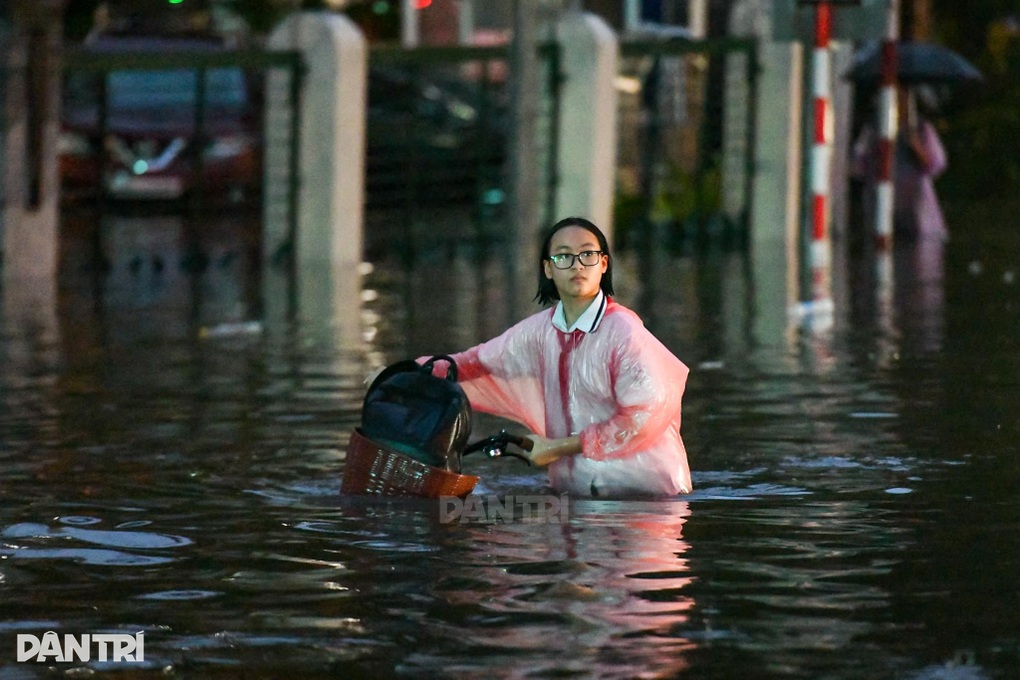 Nhiều người Hà Nội da như hoa gấm nhưng không tin mình bị ghẻ - 2