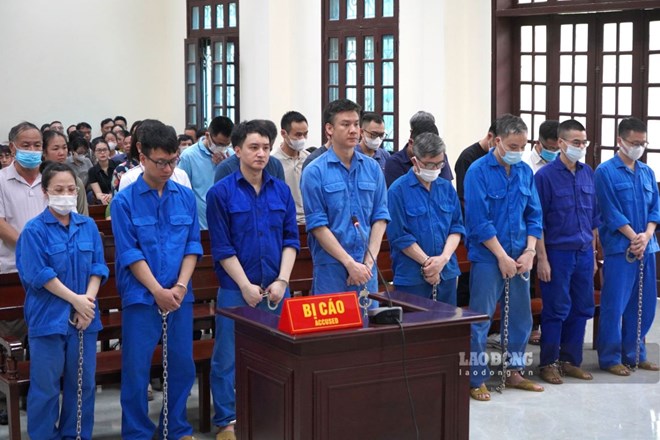 Mở lại phiên tòa xét xử vụ buôn lậu Hải quan tại Hải Phòng - Ảnh 1. Mở lại phiên tòa xét xử vụ buôn lậu Hải quan tại Hải Phòng - Ảnh 1.