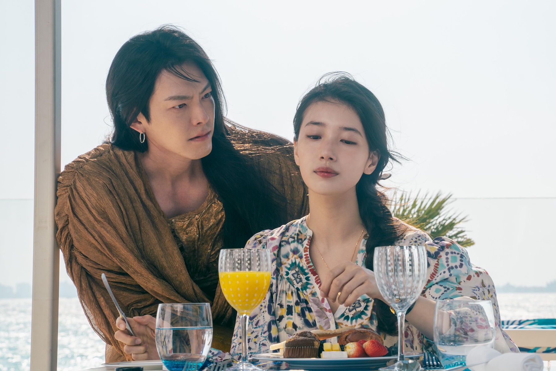 Những bộ phim Hàn xứng đáng "cày xuyên đêm" trong tháng 10 này: Từ chuyện tình nghìn năm tới cuộc hoán hồn dưới trăng- Ảnh 1.