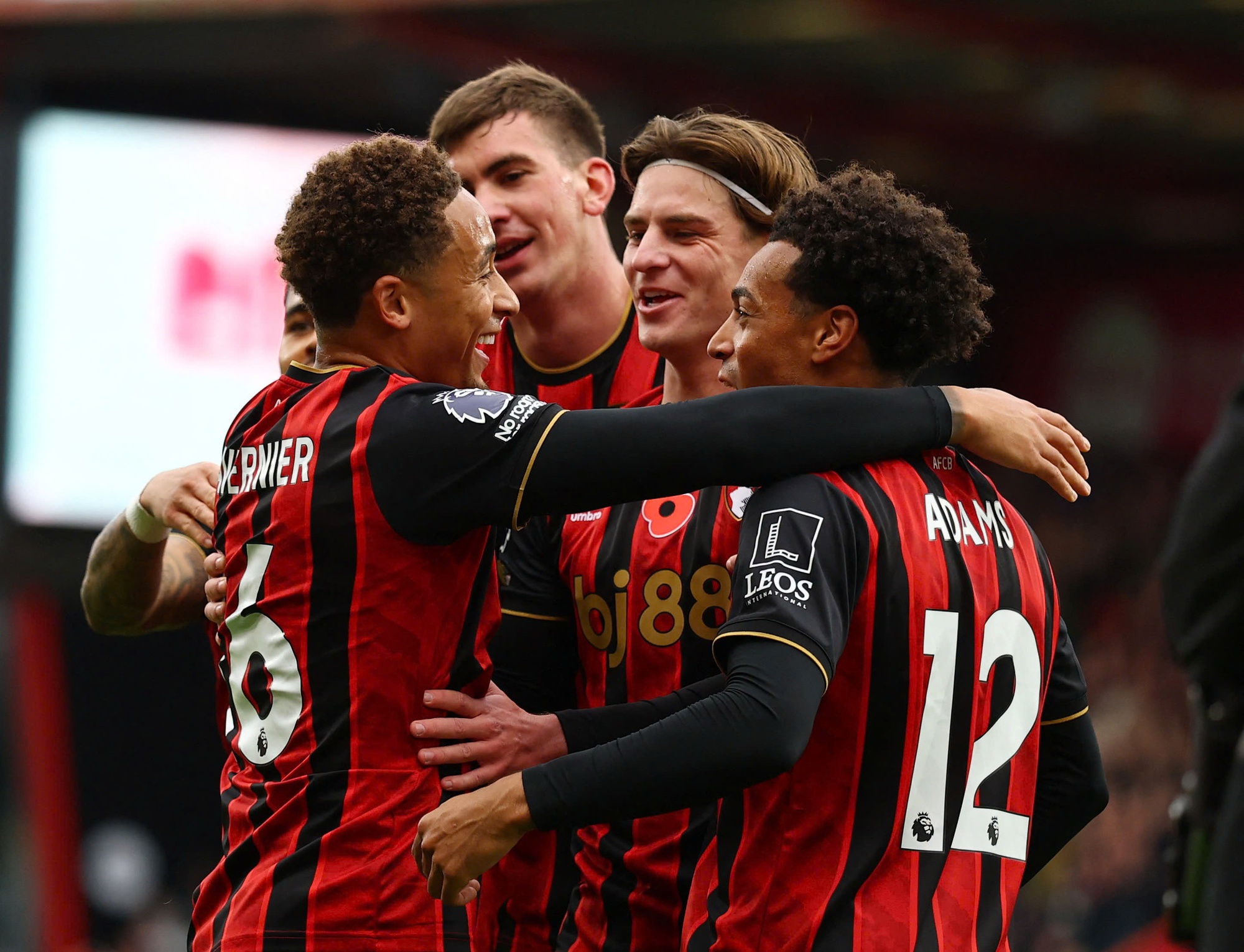 Những đội bóng nhỏ đang bay bổng ở giải Ngoại hạng- Ảnh 1. Những đội bóng nhỏ đang bay bổng ở giải Ngoại hạng- Ảnh 1.