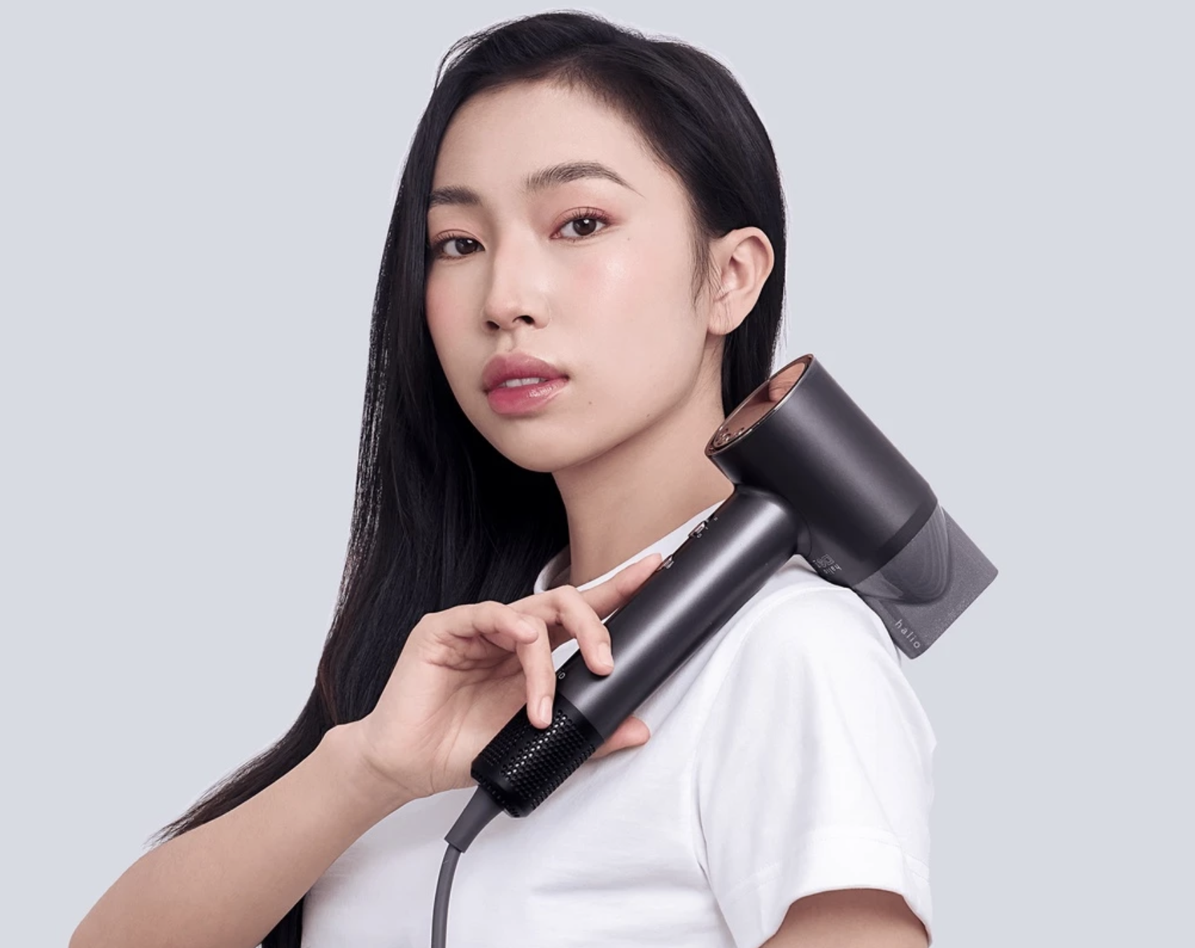 Những nàng hot girl quay vlog trên TikTok luôn có một món phụ kiện bất ly thân, đó là gì?- Ảnh 4.