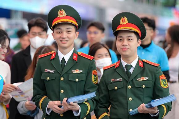 Ngành học miễn học phí, ngành sư phạm, ngành công an