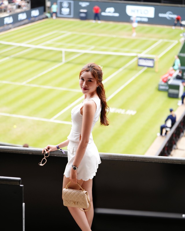 Nữ MC nổi tiếng mê thể thao, 