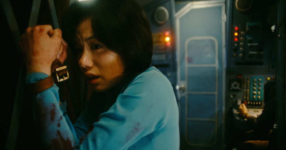 Nữ tiếp viên Trâm Anh: Từng bị tấn công mạng, tuổi 30 sống khép kín - 1