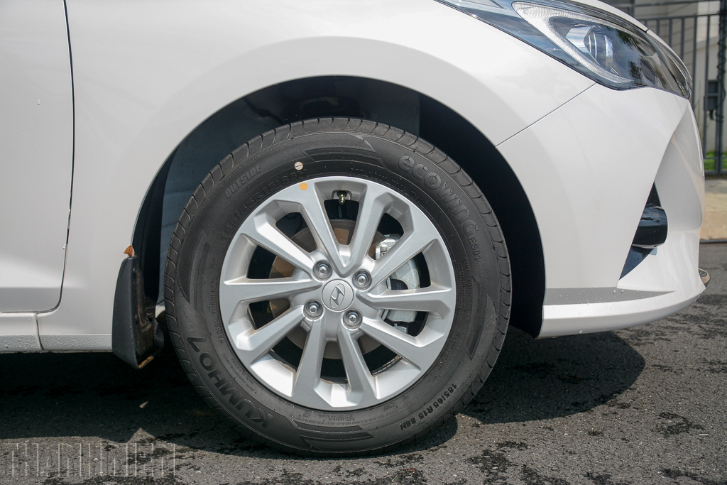 Ô tô dẫn động cầu trước đảo lốp thế nào?- Ảnh 2.