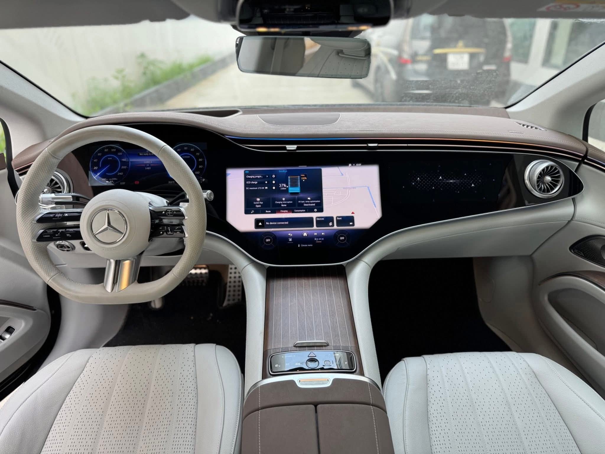 Xe điện Mercedes rớt giá 2,45 tỉ đồng sau khi lăn bánh 1.500 km - Ảnh 3. Xe điện Mercedes rớt giá 2,45 tỉ đồng sau khi lăn bánh 1.500 km - Ảnh 3.