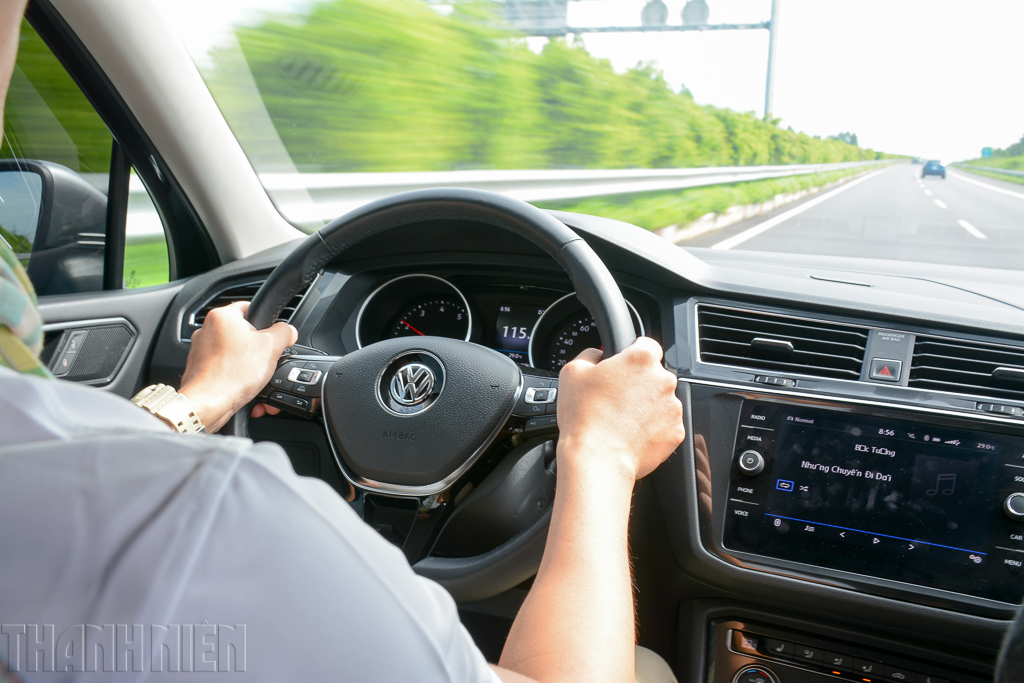 Ô tô đời mới và điểm mù: Tầm nhìn hạn chế khiến người lái gặp rủi ro - Ảnh 2.