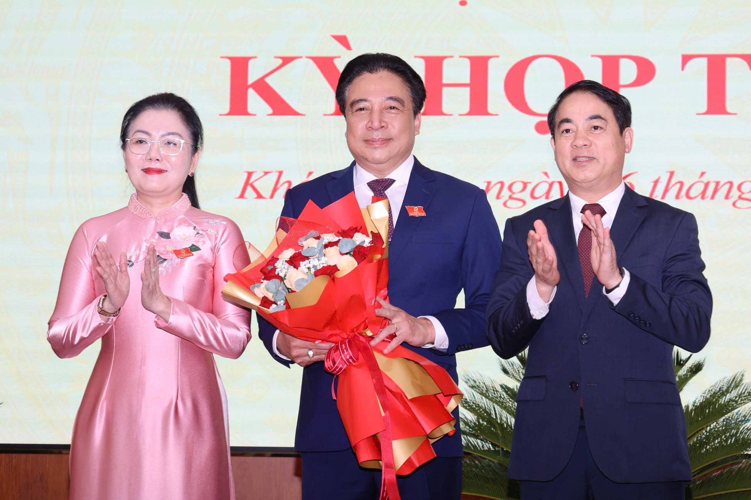 Ông Nguyễn Khắc Toàn làm Chủ tịch UBND tỉnh Khánh Hòa 1 Ông Nguyễn Khắc Toàn làm Chủ tịch UBND tỉnh Khánh Hòa - Ảnh 1.