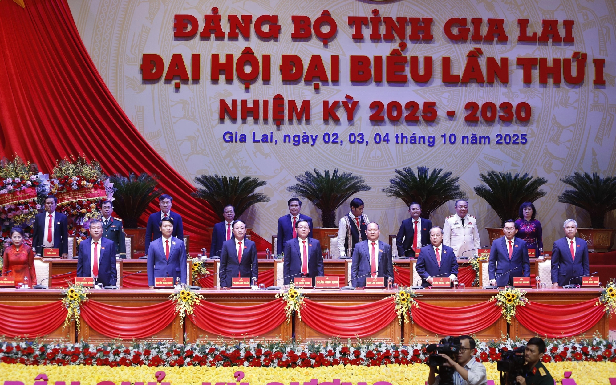 Ông Nguyễn Trọng Nghĩa nhấn mạnh 6 nhiệm vụ trọng tâm của Đảng bộ Gia Lai - Ảnh 1.