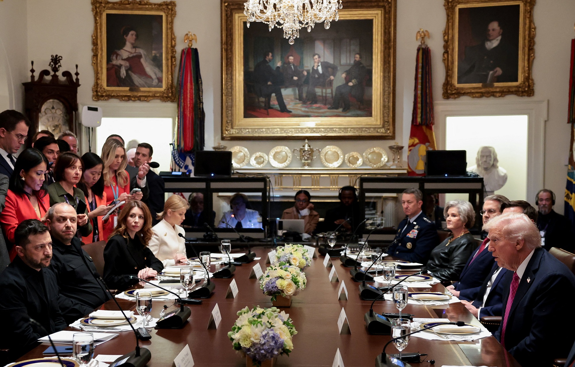 Ông Trump đổi giọng, gửi thông điệp cho Ukraine lẫn Nga- Ảnh 1.