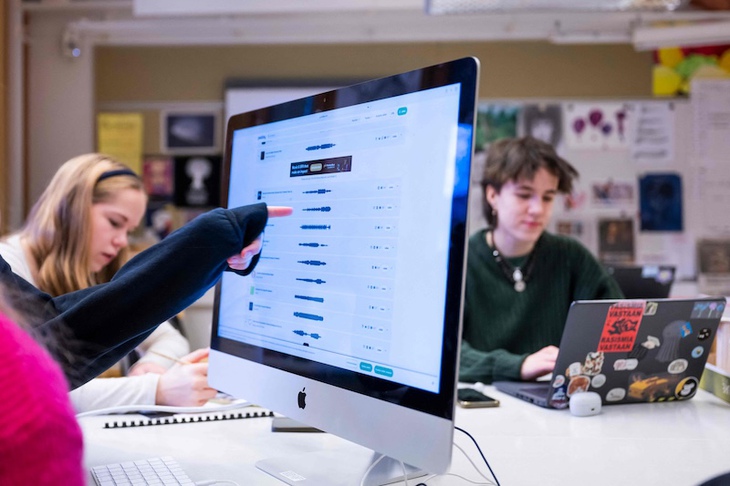 Phần Lan dạy kỹ năng nhận diện tin giả từ bậc mầm non 1 tin giả - Ảnh 1.