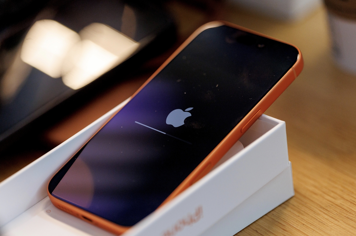 Phát hiện lỗi iPhone, bạn có thể nhận 2 triệu USD từ Apple 1 Phát hiện lỗi iPhone, bạn có thể nhận 2 triệu USD từ Apple - Ảnh 1.