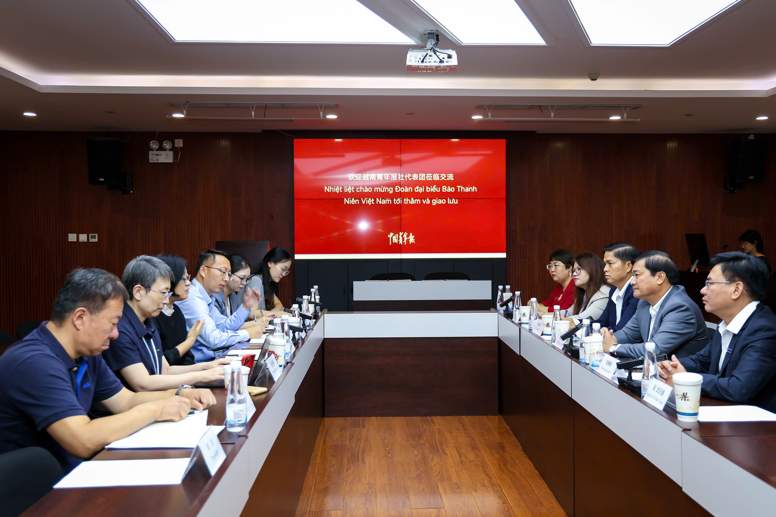 Phát huy thế mạnh truyền thông thúc đẩy quan hệ hữu nghị thanh niên Việt - Trung- Ảnh 1.