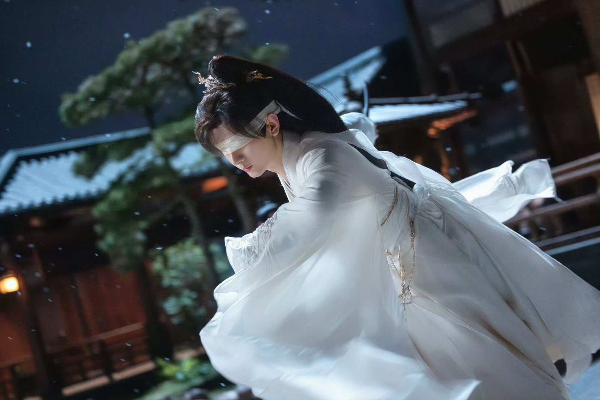 Phim Trung Quốc là cú sốc lớn nhất tháng 10: Chiếu 1 ngày lập tận 2 kỷ lục, ngắm nam chính như dát vàng lên mắt - Ảnh 1. Phim Trung Quốc là cú sốc lớn nhất tháng 10: Chiếu 1 ngày lập tận 2 kỷ lục, ngắm nam chính như dát vàng lên mắt - Ảnh 1.