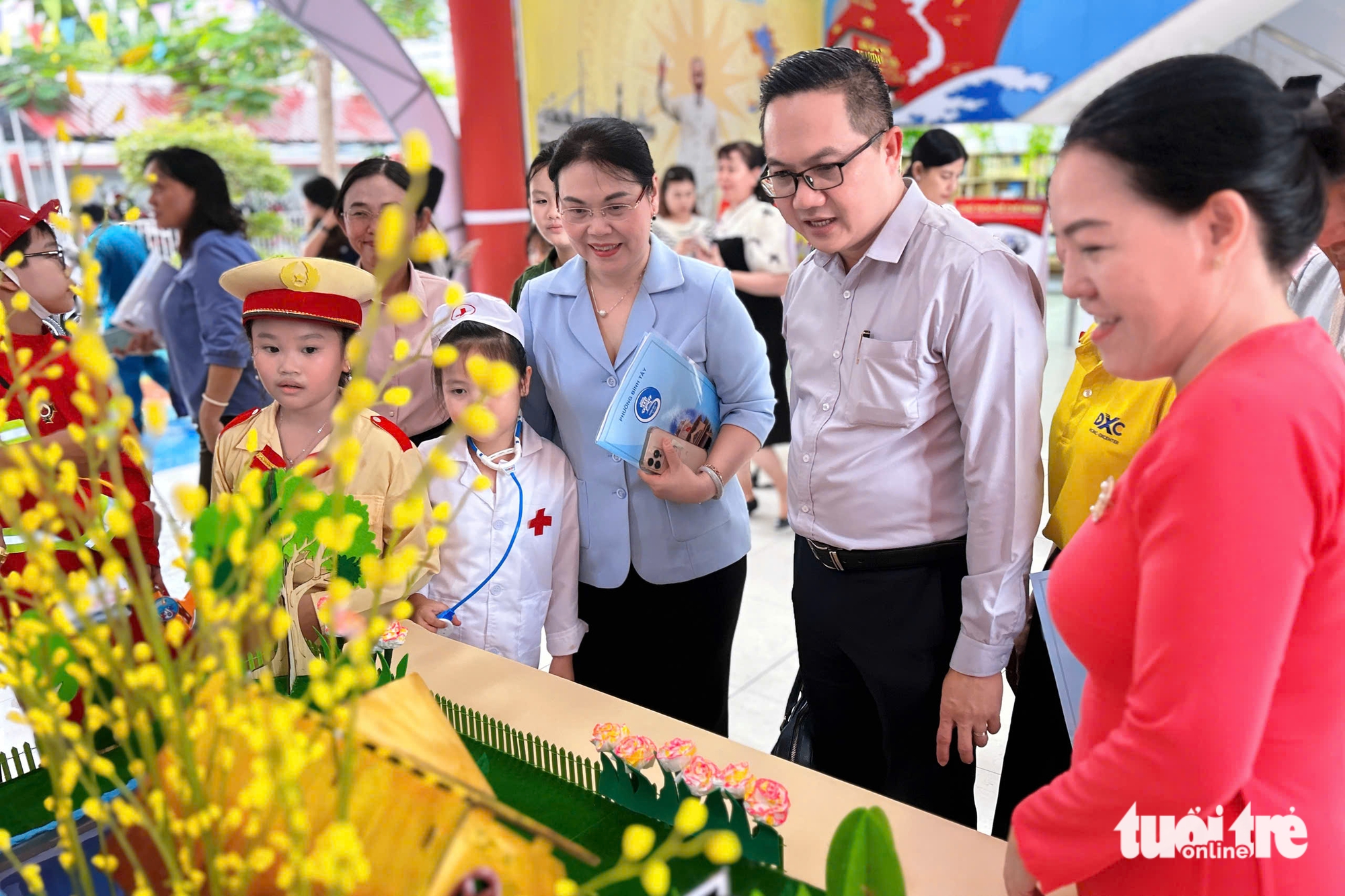 Phường Bình Tây làm mô hình 'chợ thông minh', để chuyển đổi số không chỉ nằm trên giấy 1 Phường Bình Tây làm mô hình 'chợ thông minh', để chuyển đổi số không chỉ nằm trên giấy - Ảnh 1.