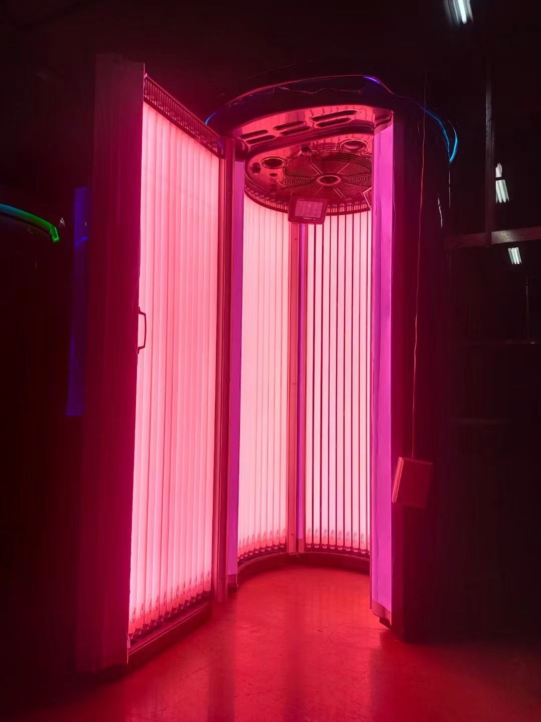 Phương Ly từ da trắng thành nâu quá nhanh, phương pháp nào làm được như vậy?- Ảnh 9. Phương Ly từ da trắng thành nâu quá nhanh, phương pháp nào làm được như vậy?- Ảnh 9.