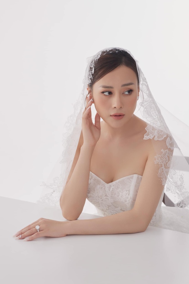 Phương Oanh 10 điểm, mà... lận đận - Ảnh 6. Phương Oanh 10 điểm, mà... lận đận - Ảnh 6.