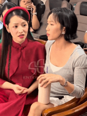 Bị camera quay lén, 2 mỹ nhân Vbiz lộ thái độ thật giữa tin đồn đã cạch mặt- Ảnh 1.