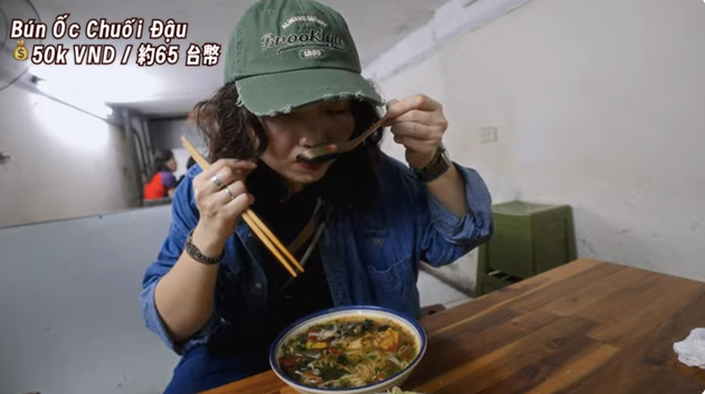 Quán bún ốc Hà Nội không biển báo, khách Đài  Loan tìm vã mồ hôi - 1