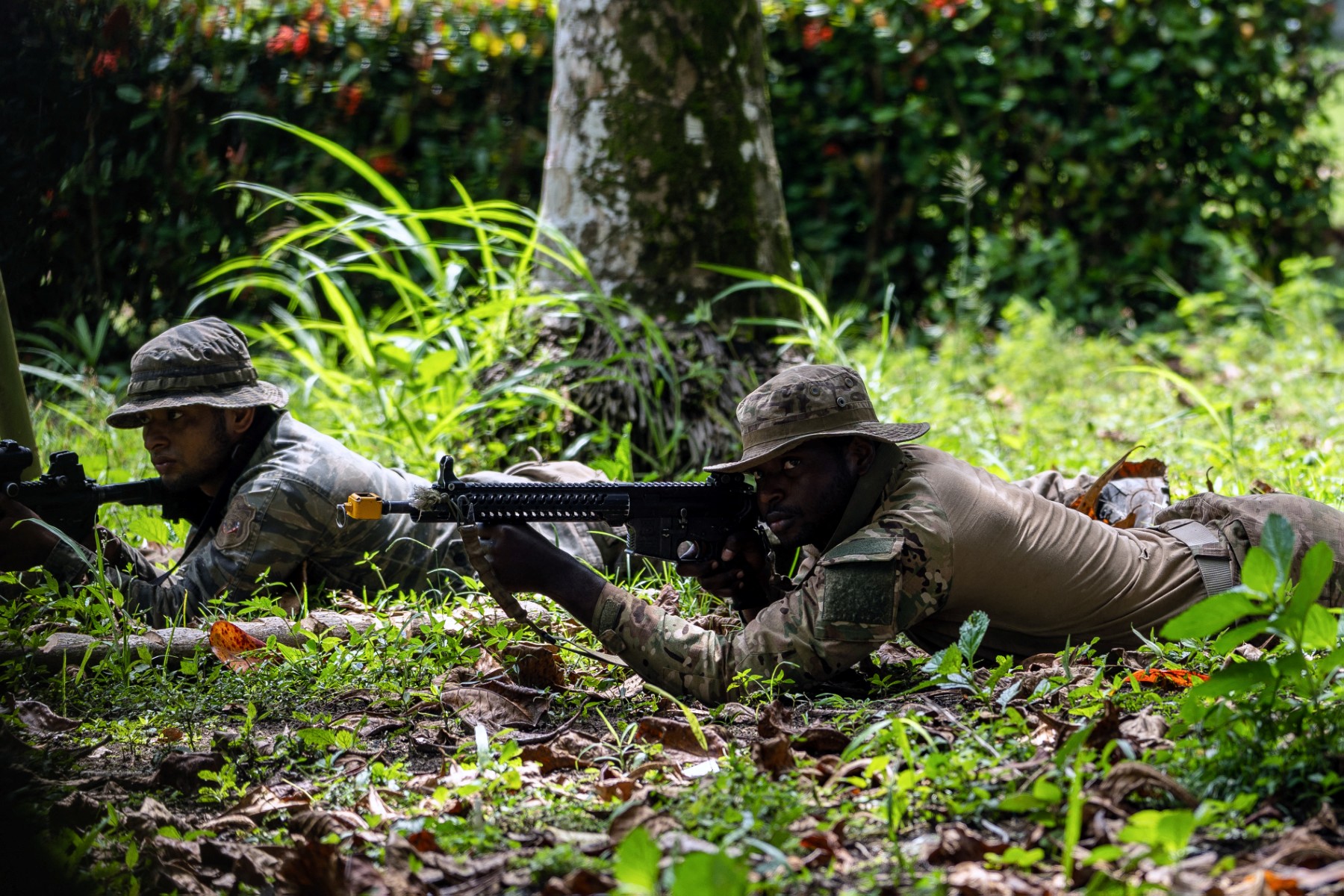 Quân đội Mỹ tập trận sinh tồn trong rừng Panama giữa căng thẳng với Venezuela - Ảnh 1. Quân đội Mỹ tập trận sinh tồn trong rừng Panama giữa căng thẳng với Venezuela - Ảnh 1.