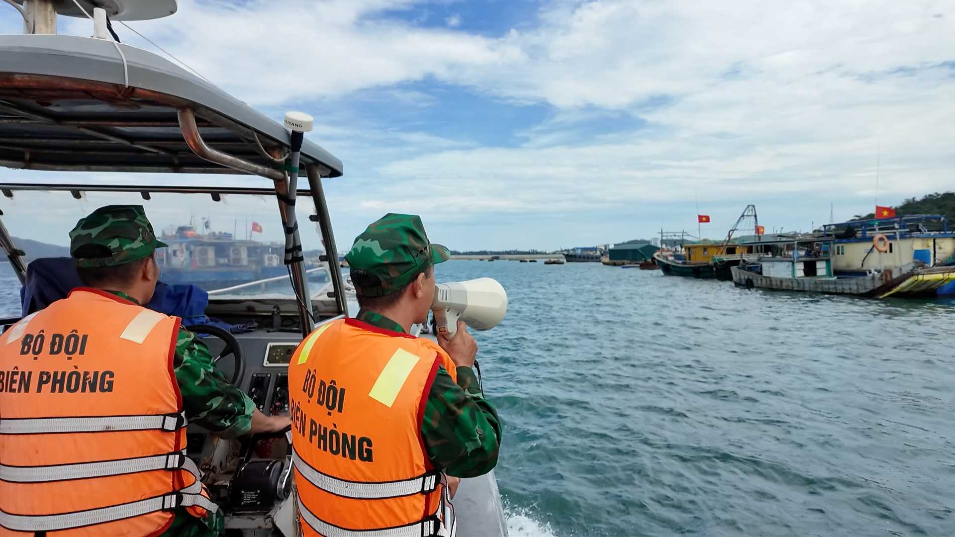 Quân khu 3 thành lập sở chỉ huy ứng phó bão số 11 tại Quảng Ninh - Ảnh 1.