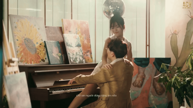 Nam ca sĩ Vpop giàu tới mức tiền đổ ào xuống chân, tung MV mới khiến thanh xuân bao thế hệ như ùa về- Ảnh 1.