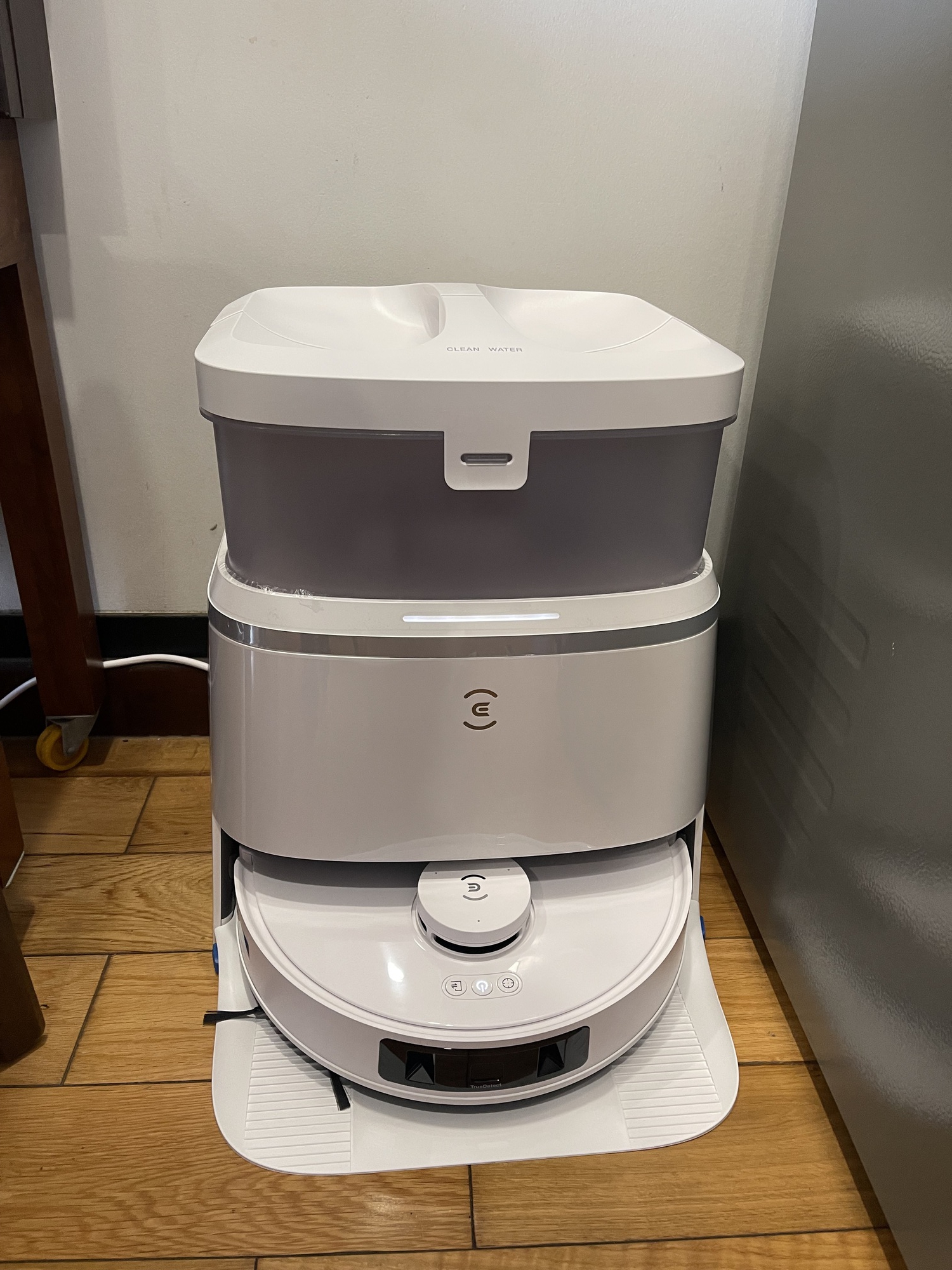 Quên Dyson đắt đỏ đi, Dreame và Ecovacs có nhiều lựa chọn robot hút bụi 