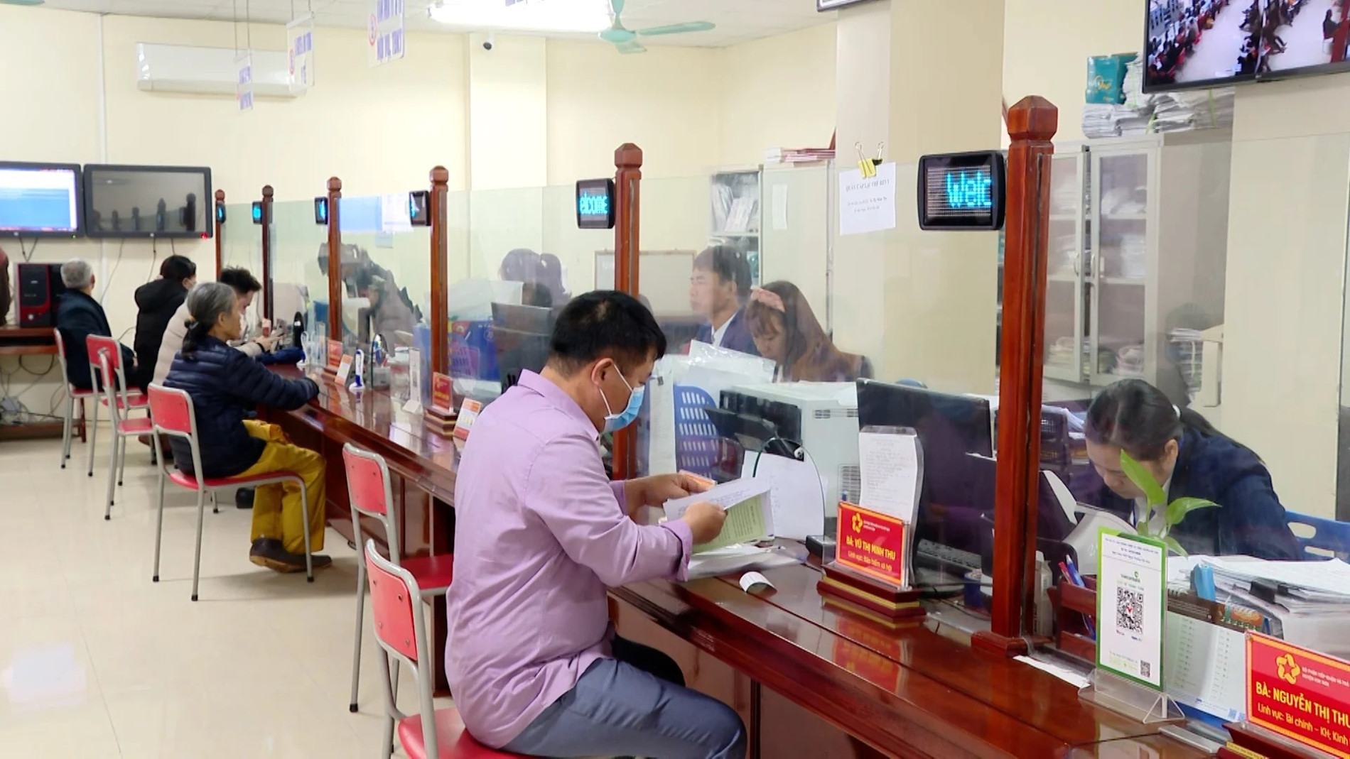 Quy định mới về thực hiện thủ tục hành chính tại Bộ phận Một cửa có hiệu lực ngay ngày mai (1/7), người dân cần nắm rõ- Ảnh 1.