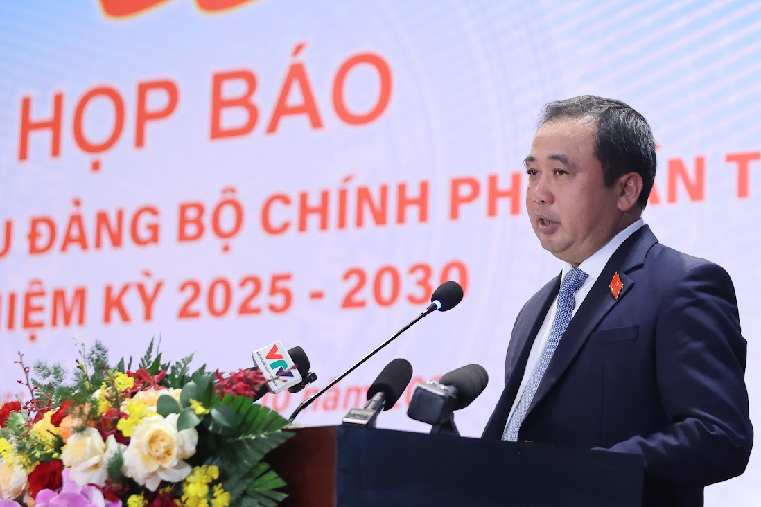 Quyền Bộ trưởng Trần Đức Thắng: Hoàn thành 100% dữ liệu đất đai vào 2026 với từng lô đất, thửa đất 1 Quyền Bộ trưởng Trần Đức Thắng: Hoàn thành 100% dữ liệu đất đai vào 2026 với từng lô đất, thửa đất - Ảnh 1.