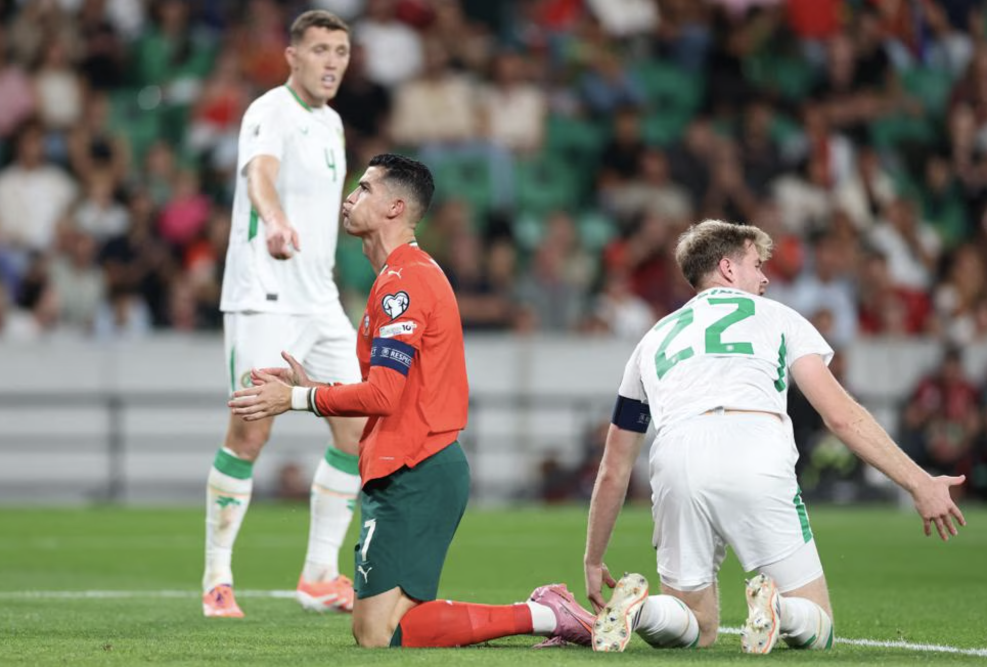Ronaldo sút hỏng phạt đền, Ruben Neves 